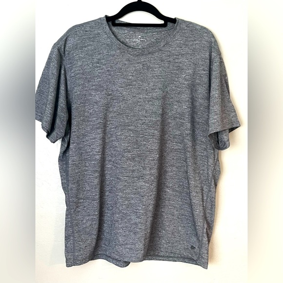 Fabletics “Grey” The Front Row Tee - Picture 4 of 7
